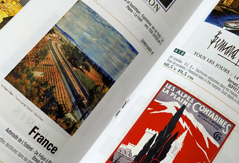 Magazine relié avec deux piqûres à cheval dites aussi pics métal